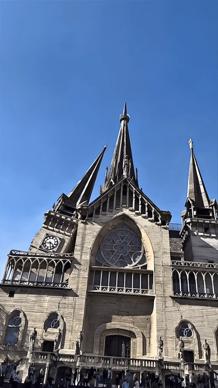 Die Kathedrale Unserer Lieben Frau vom Rosenkranz in Manizales, Kolumbien wurde durch das Erdbeben zerstört.